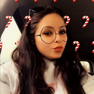 Meet your Posher, Nina